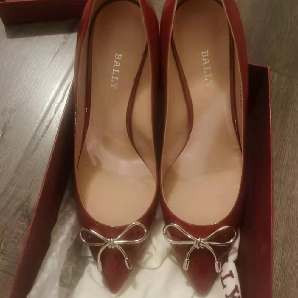 Bally Bruki leather red heels 7
